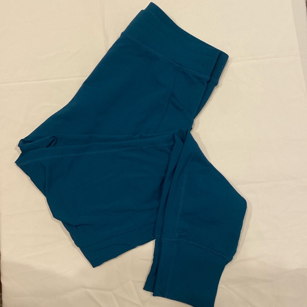 Fabletics High-Waisted Cold Weather Pocket Jogger